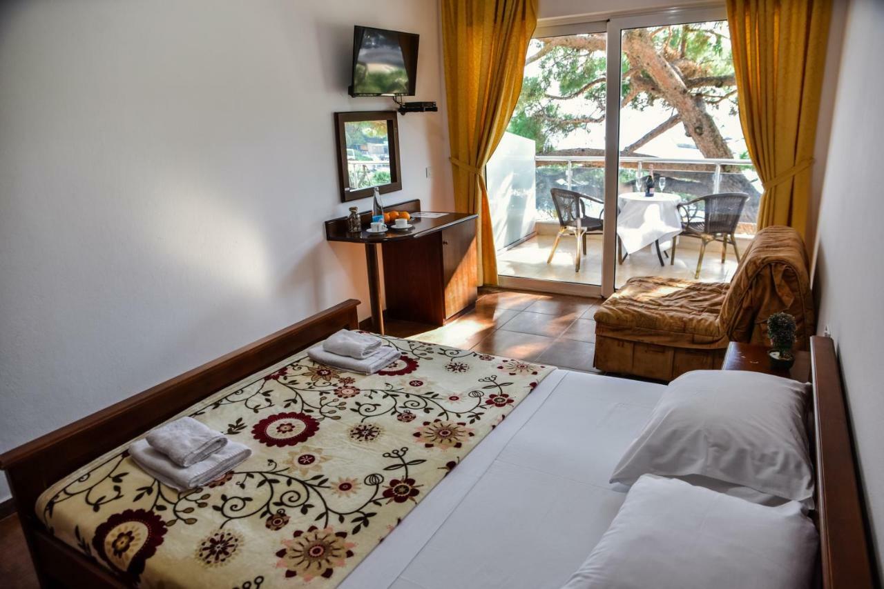 Riva Bed and Breakfast Ulcinj Exteriör bild