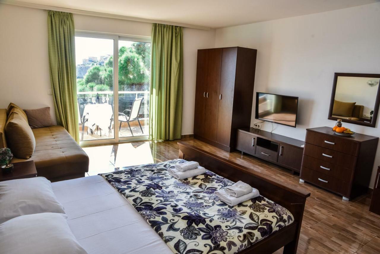 Riva Bed and Breakfast Ulcinj Exteriör bild