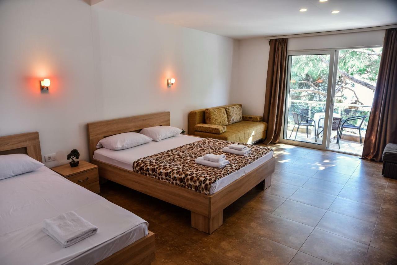 Riva Bed and Breakfast Ulcinj Exteriör bild