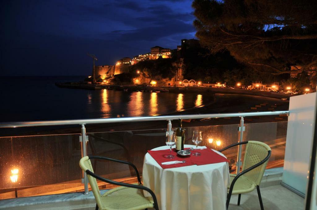 Riva Bed and Breakfast Ulcinj Exteriör bild